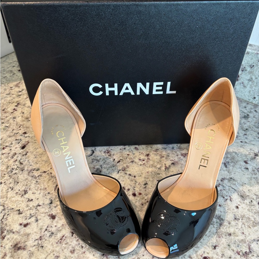 CHANEL Black and Tan Peep-Toe Heels